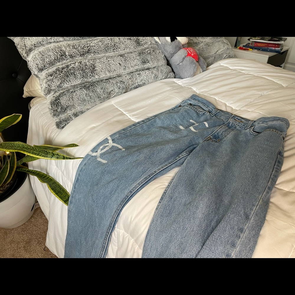 Men’s jeans but fits baggy for women size 00